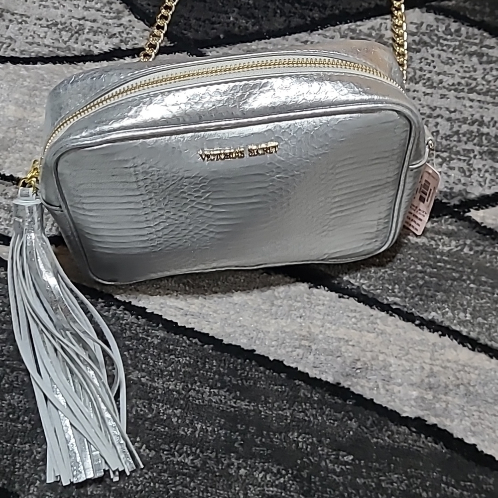 VS Faux Leather Metallic Silver Snakeskin Chain Strap Tassel Crossbody P… - Picture 3 of 16